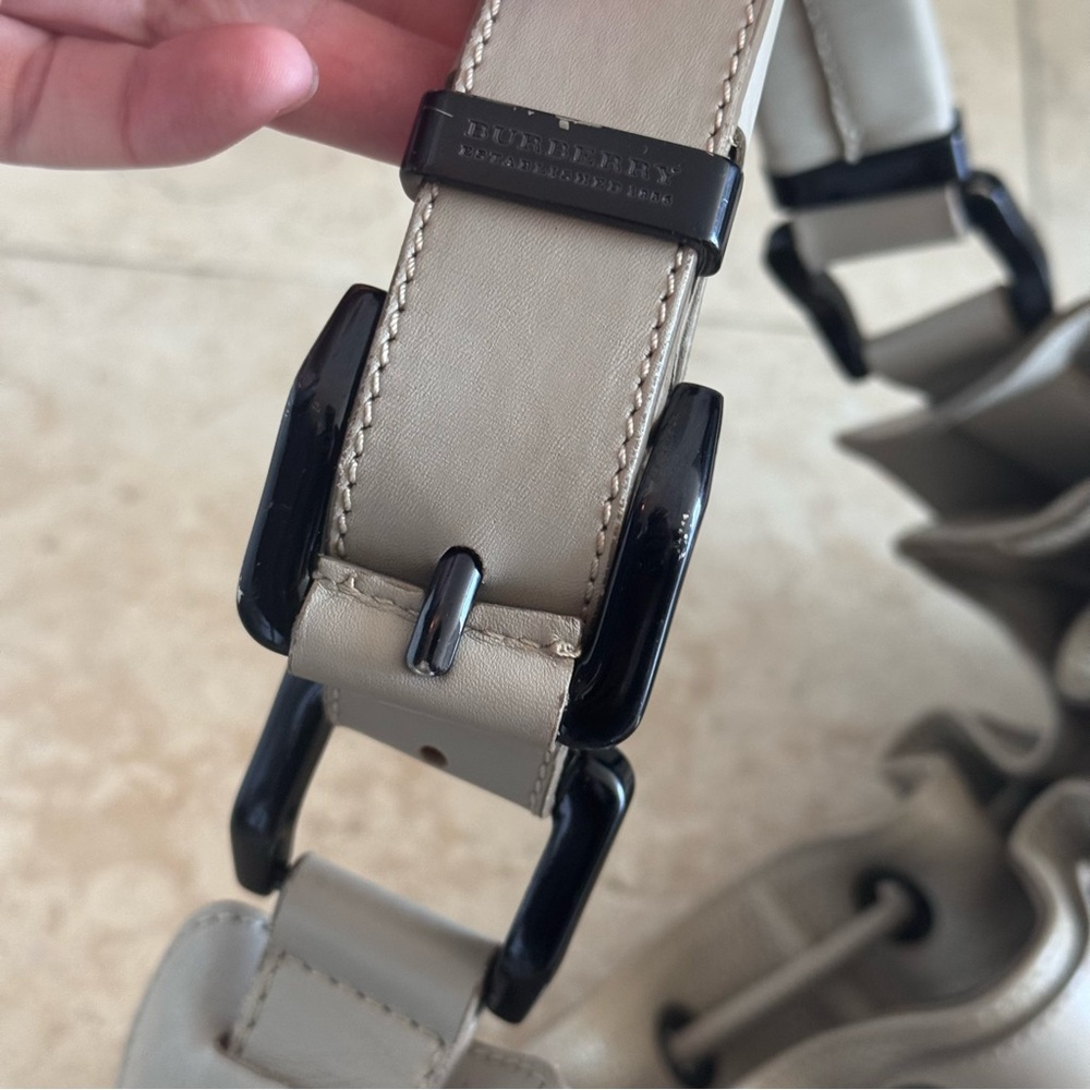 BURBERRY PRORSUM WARRIOR BAG Large Beige With Black Hardware Excellent Condition - Picture 7 of 14